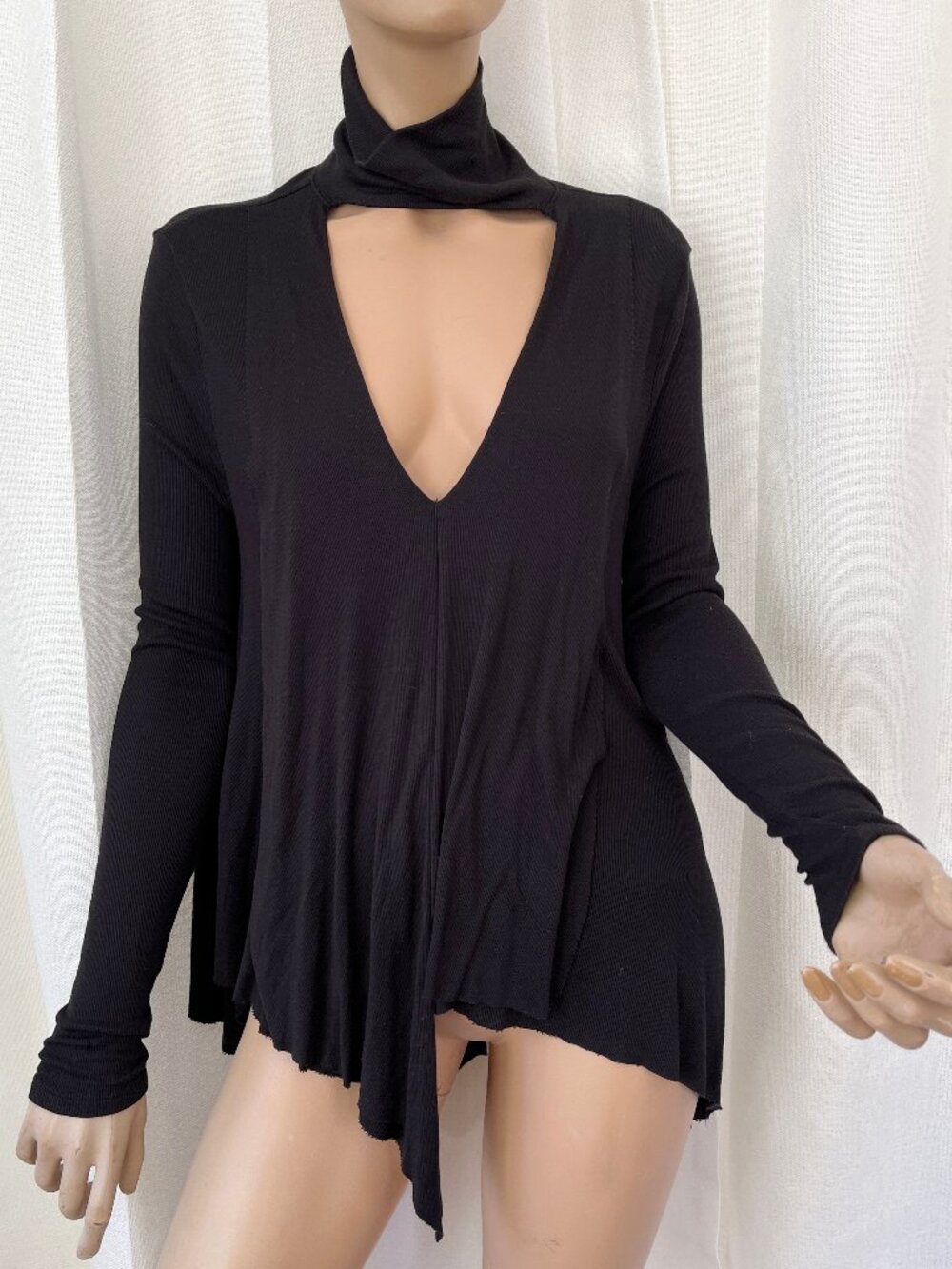 Free People black long sleeve choker keyhole top xs